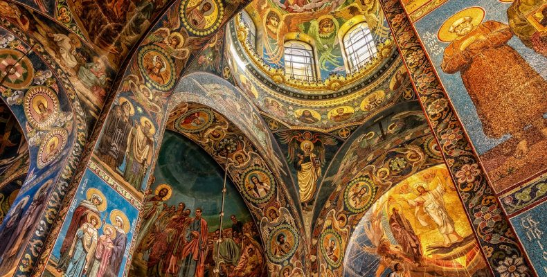 Александр Блок — Девушка пела в церковном хоре: полный текст стихотворения, анализ
